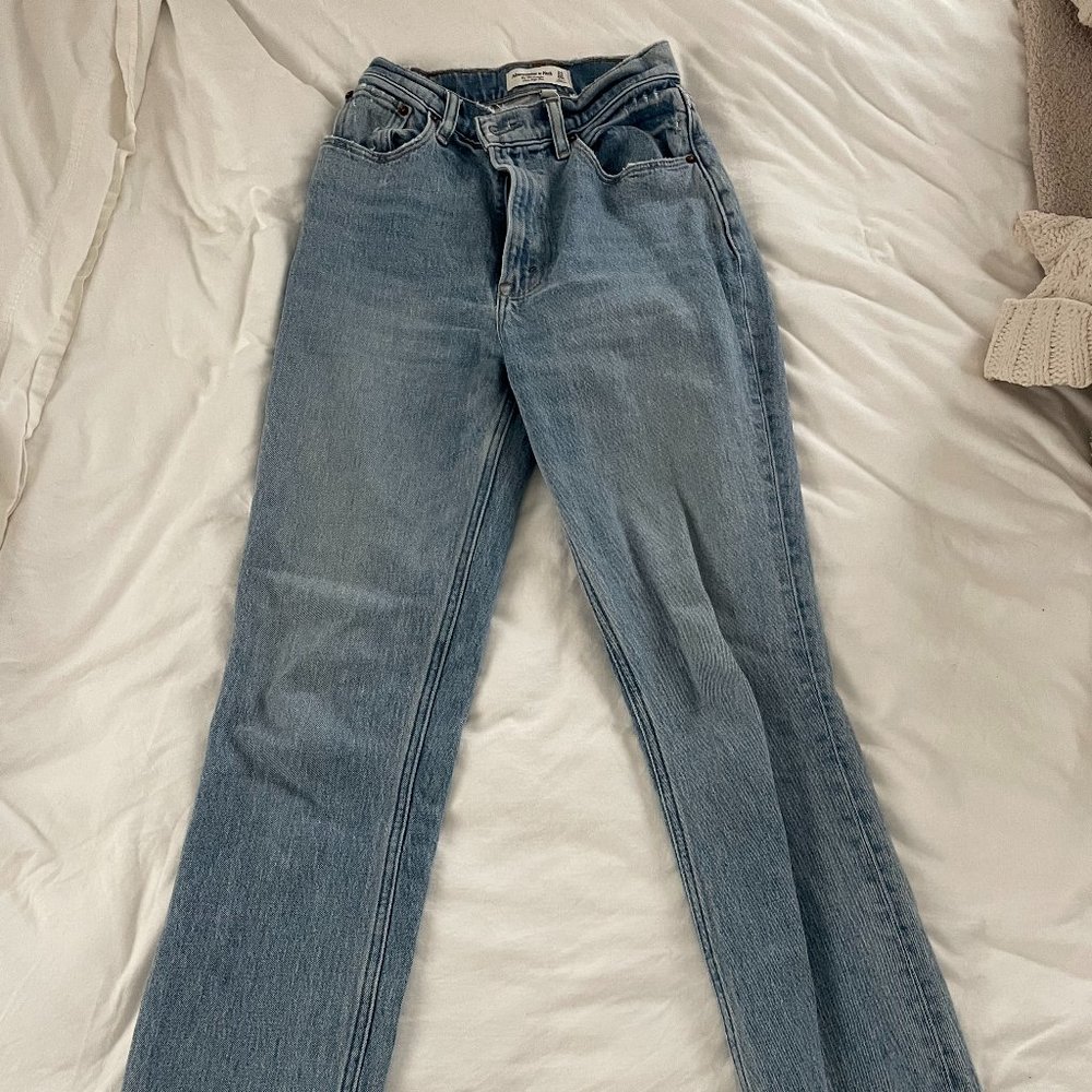 Abercrombie Straight Jeans - light wash